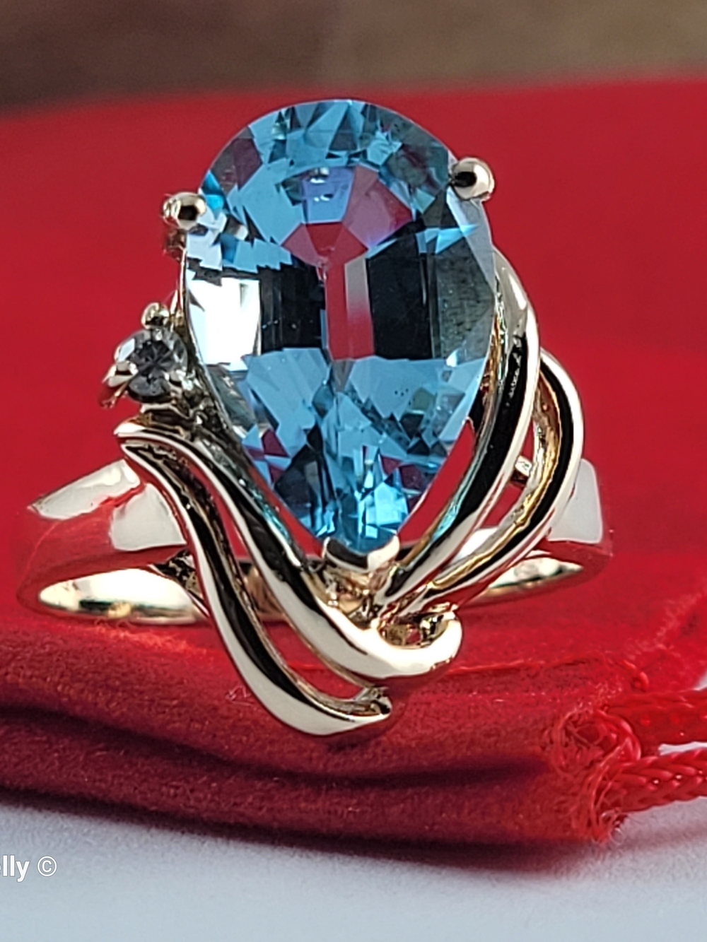 14K Yellow Gold Blue Topaz and Genuine Diamond Ring Size 6.5 - Solid Gold! 👌🎁